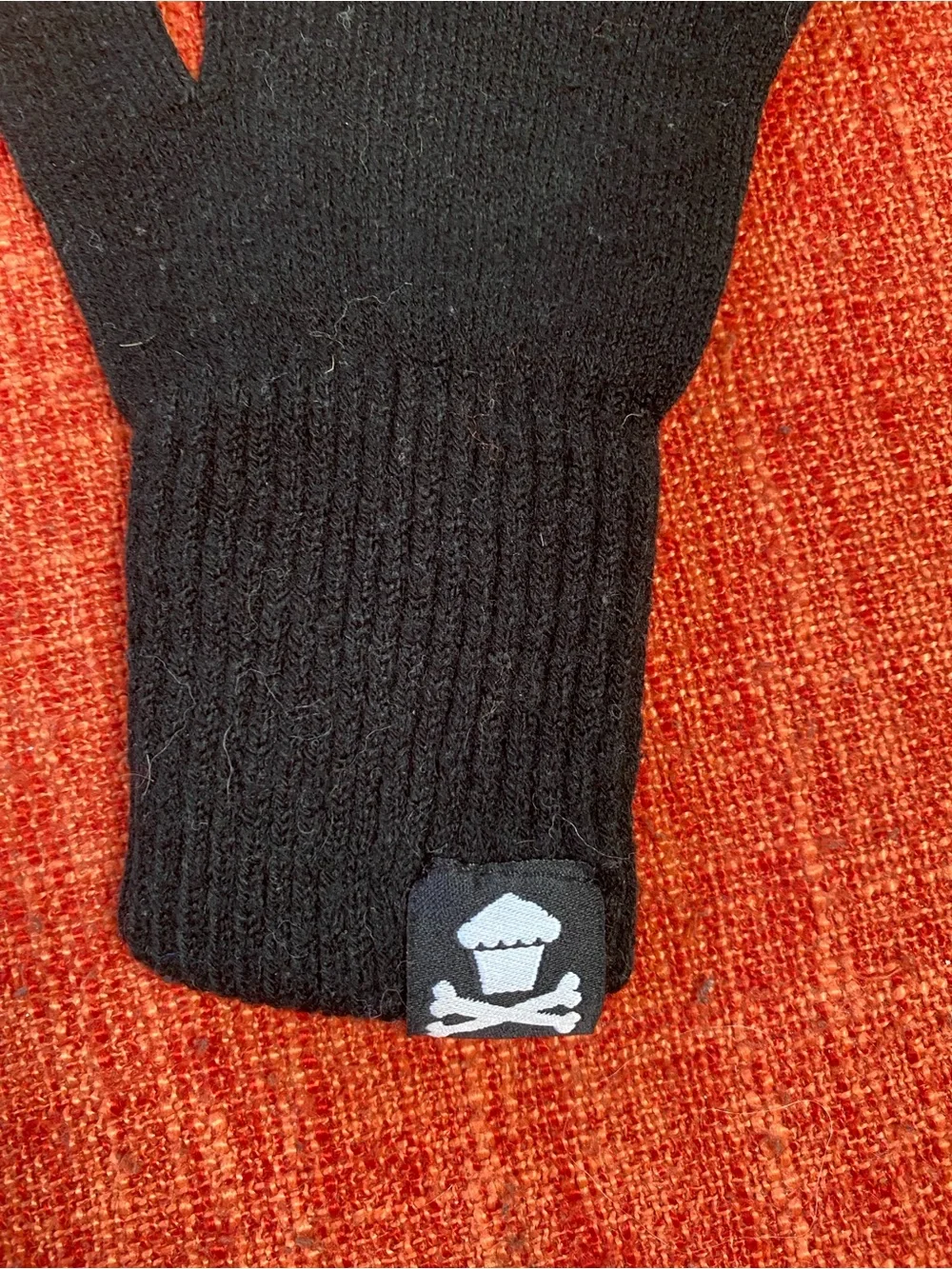 VTG Y2K Johnny Cupcakes Boston Black Winter Gloves